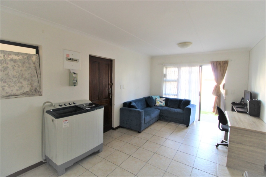 1 Bedroom Property for Sale in Guldenland Western Cape